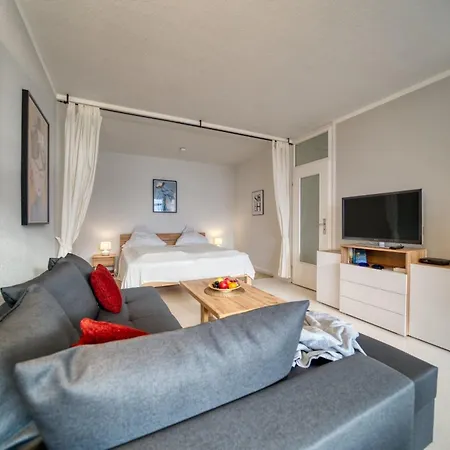 - Haus C, App 0c1206 *